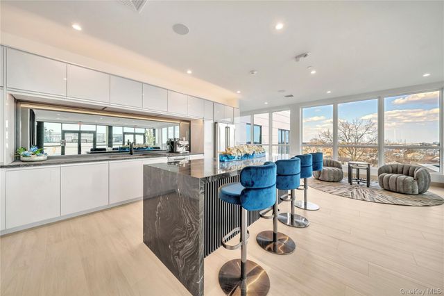 101 Searing Avenue 307, Mineola, NY 11501