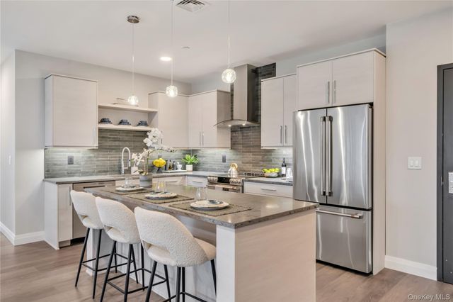 101 Searing Avenue 307, Mineola, NY 11501