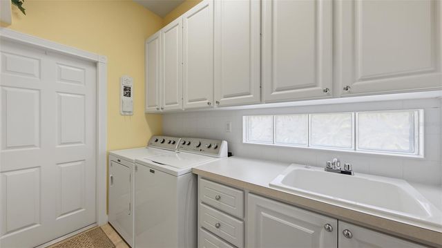 8080 CARDENA LANE, Sarasota, FL 34238