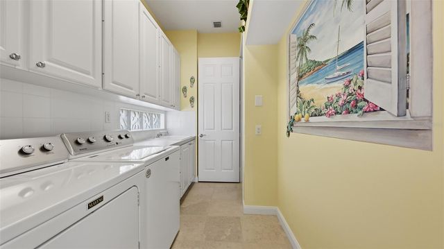 8080 CARDENA LANE, Sarasota, FL 34238
