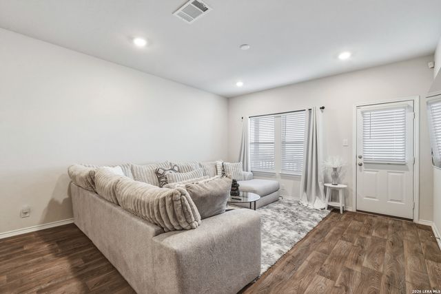 6631 Copper King St, San Antonio, TX 78252