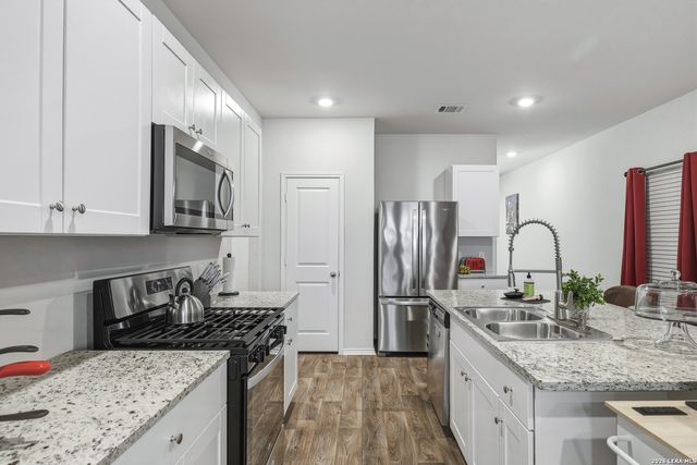 6631 Copper King St, San Antonio, TX 78252