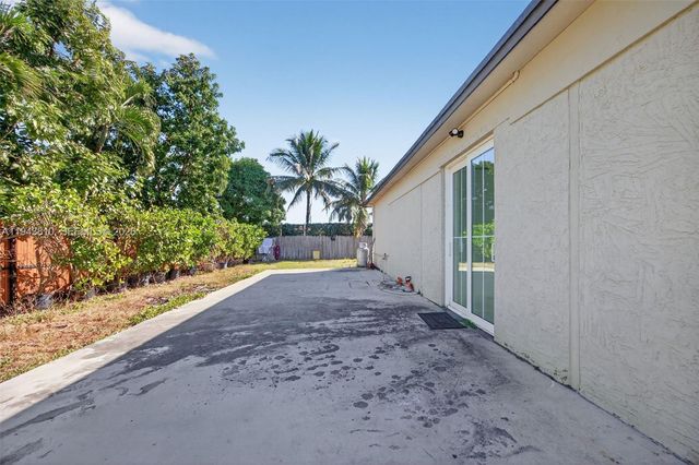 27701 SW 162nd Ct, Homestead, FL 33031