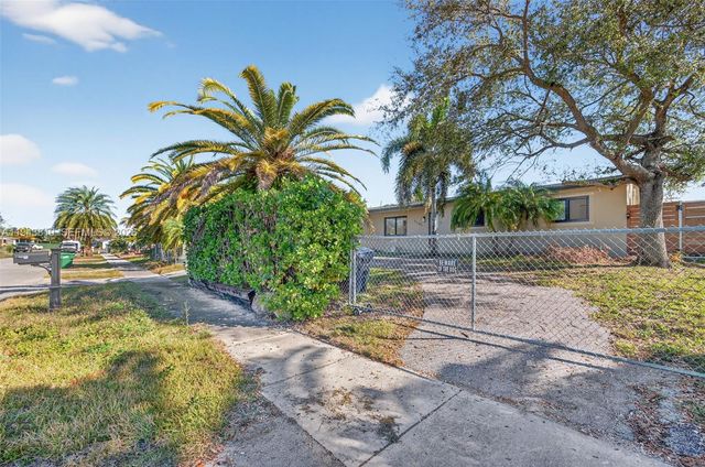 27701 SW 162nd Ct, Homestead, FL 33031