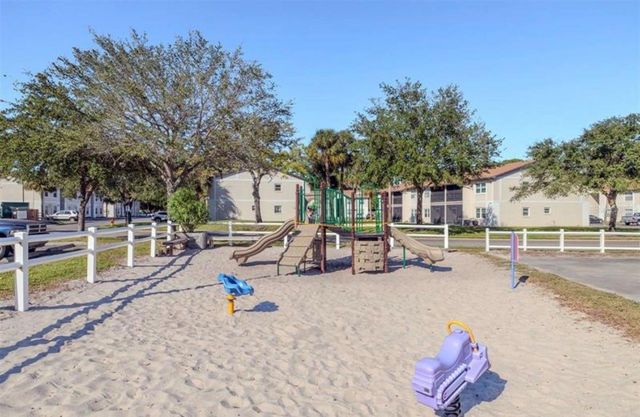 426 BANANA CAY DRIVE B, South Daytona, FL 32119