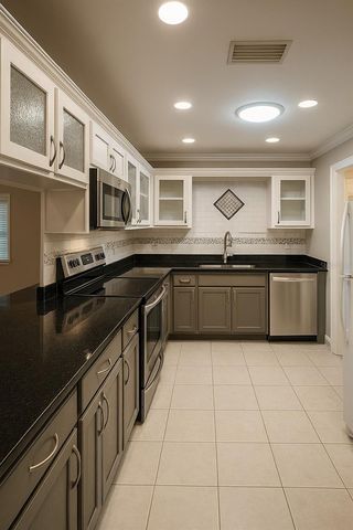 426 BANANA CAY DRIVE B, South Daytona, FL 32119