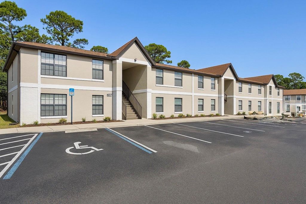 426 BANANA CAY DRIVE B, South Daytona, FL 32119