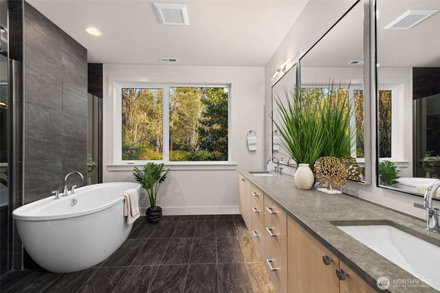 7010 NE 134th Street, Kirkland, WA 98034