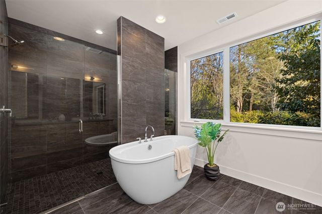 7010 NE 134th Street, Kirkland, WA 98034