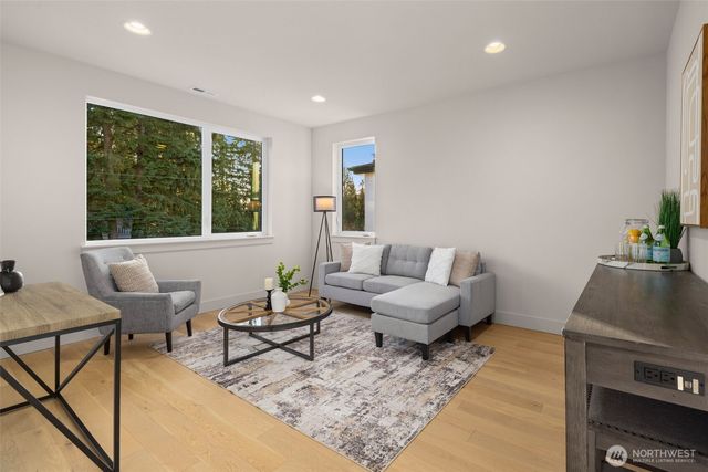 7010 NE 134th Street, Kirkland, WA 98034