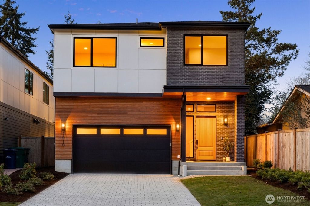 7010 NE 134th Street, Kirkland, WA 98034