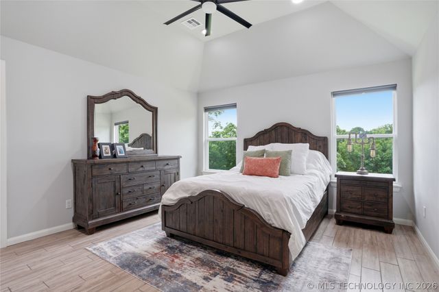 5020 E Redbud Drive, Claremore, OK 74019