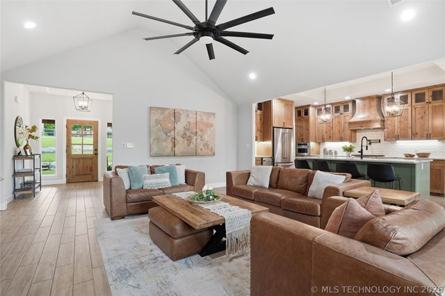 5020 E Redbud Drive, Claremore, OK 74019