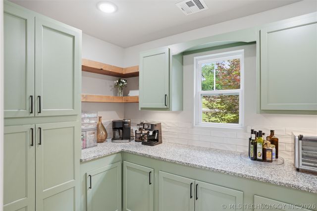 5020 E Redbud Drive, Claremore, OK 74019