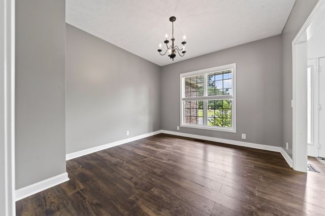 513 N Russell St, Portland, TN 37148