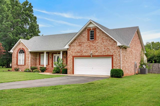 513 N Russell St, Portland, TN 37148