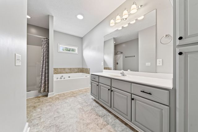 513 N Russell St, Portland, TN 37148