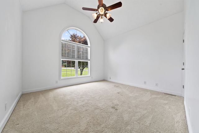 513 N Russell St, Portland, TN 37148