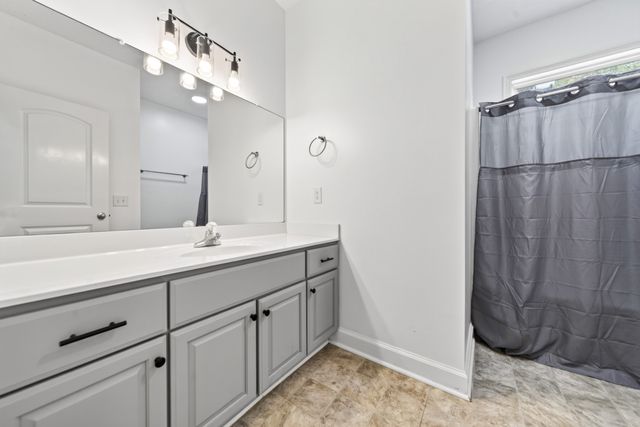 513 N Russell St, Portland, TN 37148