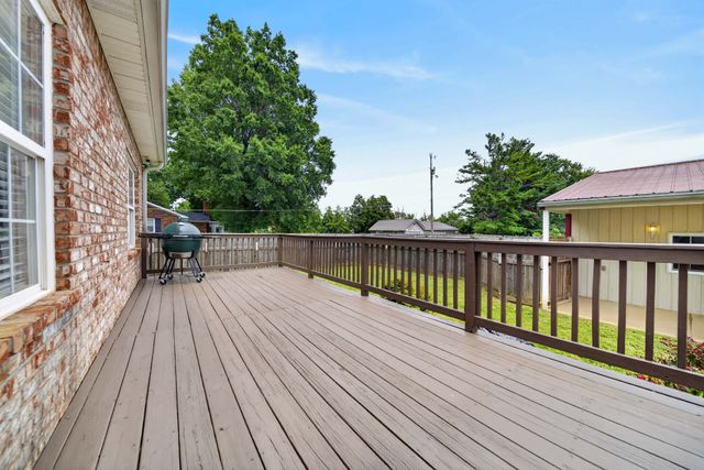 513 N Russell St, Portland, TN 37148