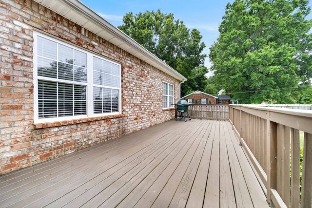 513 N Russell St, Portland, TN 37148