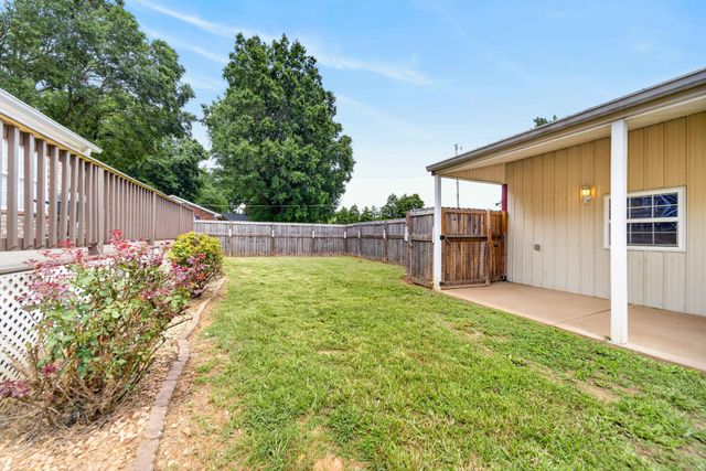 513 N Russell St, Portland, TN 37148