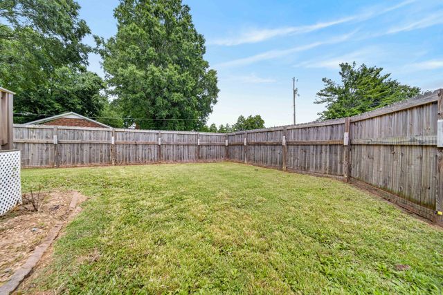 513 N Russell St, Portland, TN 37148