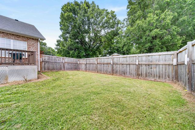 513 N Russell St, Portland, TN 37148
