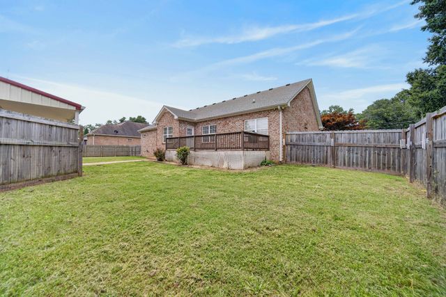 513 N Russell St, Portland, TN 37148
