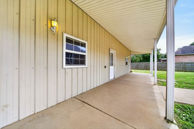 513 N Russell St, Portland, TN 37148
