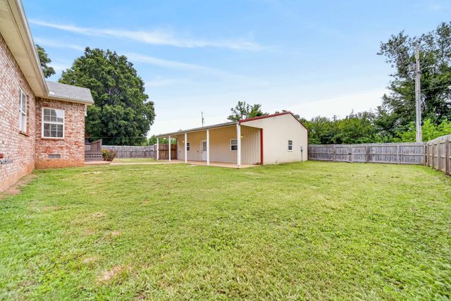 513 N Russell St, Portland, TN 37148