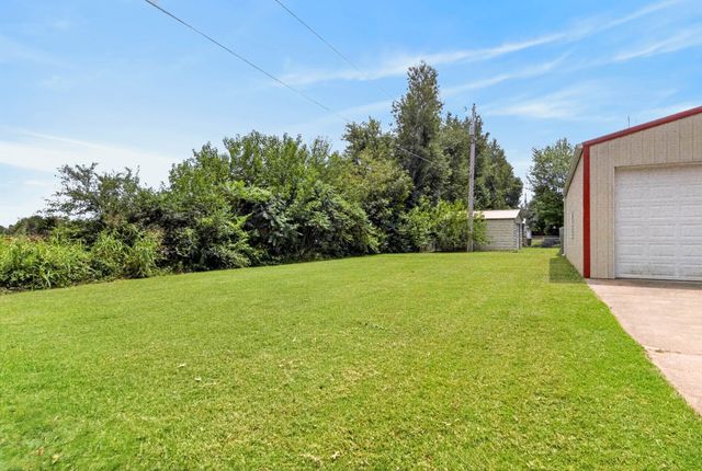 513 N Russell St, Portland, TN 37148