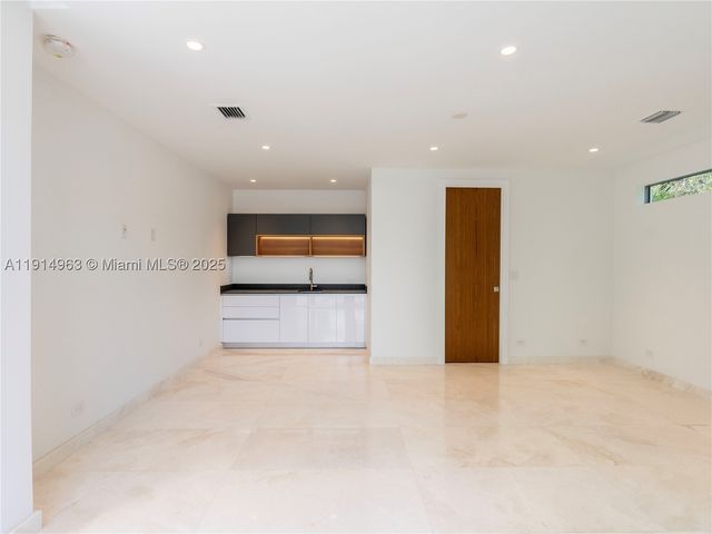 6720 SW 98th St, Pinecrest, FL 33156