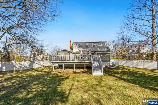 21-10 Carlisle Place, Fair Lawn, NJ 07410