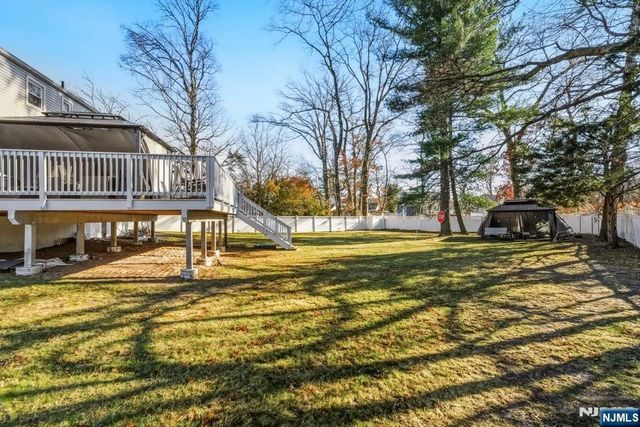 21-10 Carlisle Place, Fair Lawn, NJ 07410