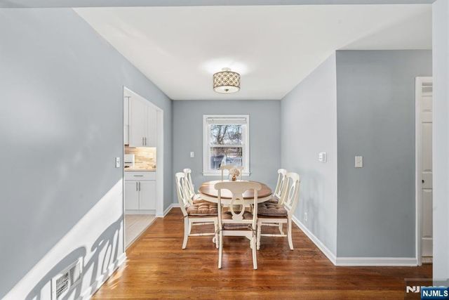 21-10 Carlisle Place, Fair Lawn, NJ 07410