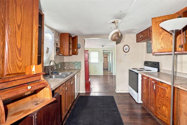 2221 GRANBY STREET, Sanford, FL 32771