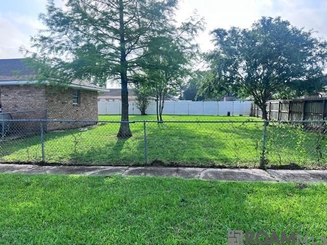 15502 Firewood Dr, Baton Rouge, LA 70816