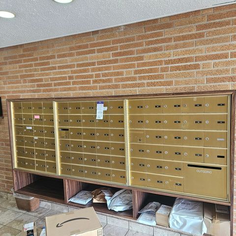 1717 W CRYSTAL Lane 310, Mount Prospect, IL 60056