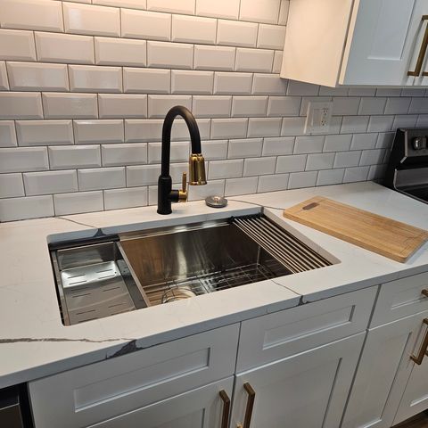 1717 W CRYSTAL Lane 310, Mount Prospect, IL 60056