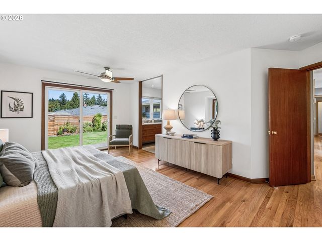 7955 Sw 4TH Ave, Portland, OR 97219