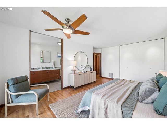 7955 Sw 4TH Ave, Portland, OR 97219