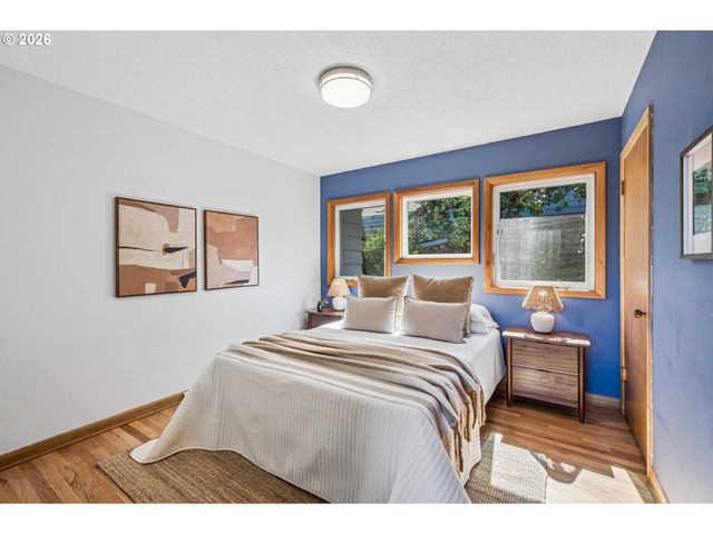 7955 Sw 4TH Ave, Portland, OR 97219