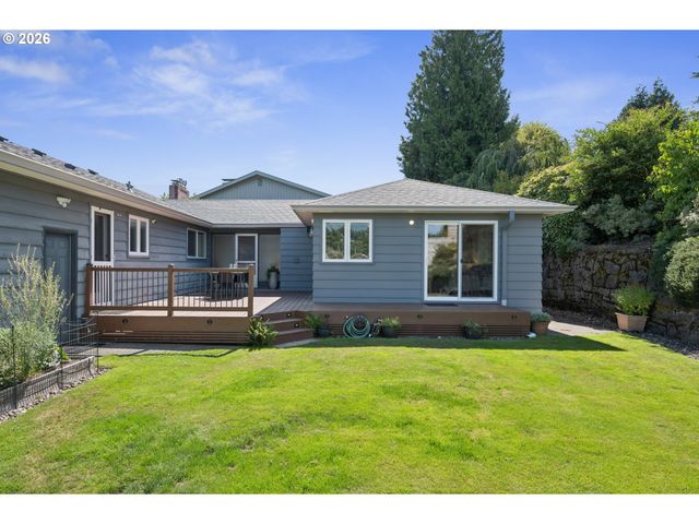 7955 Sw 4TH Ave, Portland, OR 97219