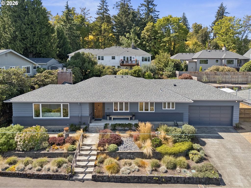 7955 Sw 4TH Ave, Portland, OR 97219