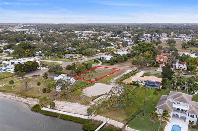 7510 WESTMORELAND DRIVE, Sarasota, FL 34243