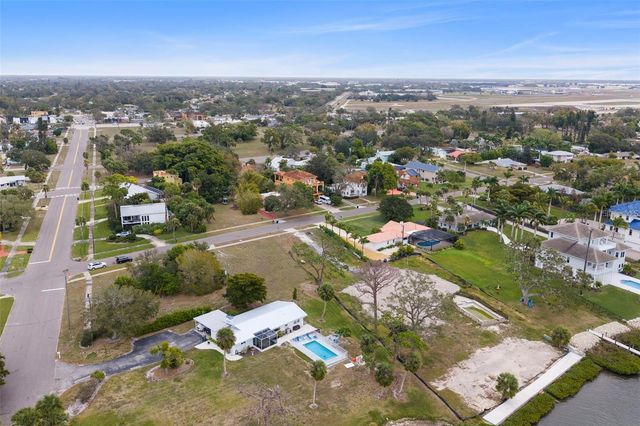 7510 WESTMORELAND DRIVE, Sarasota, FL 34243