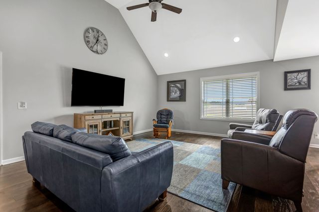 239 EXECUTIVE CT, Manchester, TN 37355