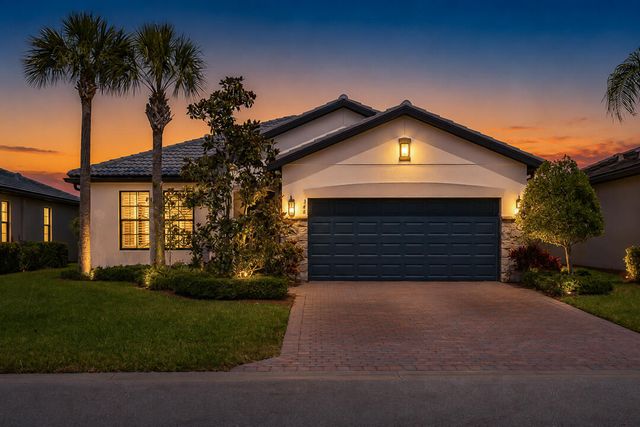348 SE Courances Drive, Port St. Lucie, Port St Lucie, FL 34984