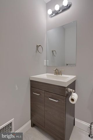 13 E NEW ST, Lancaster, PA 17602